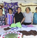 Centro de Madres “Iris Sola” expone manualidades para  vecinos de Casuto