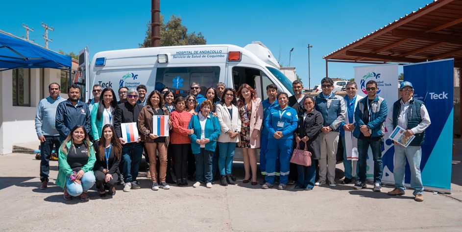 Mesa Comunidad Andacollina Teck (CAT) entrega nueva ambulancia a hospital de Andacollo