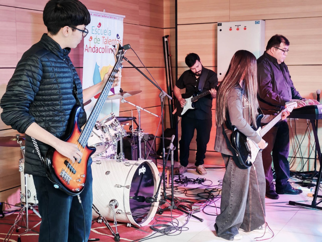 La Gala de la Escuela de Talentos Andacollinos celebró la memoria, la formación artística y el sentido de comunidad, en una jornada inolvidable