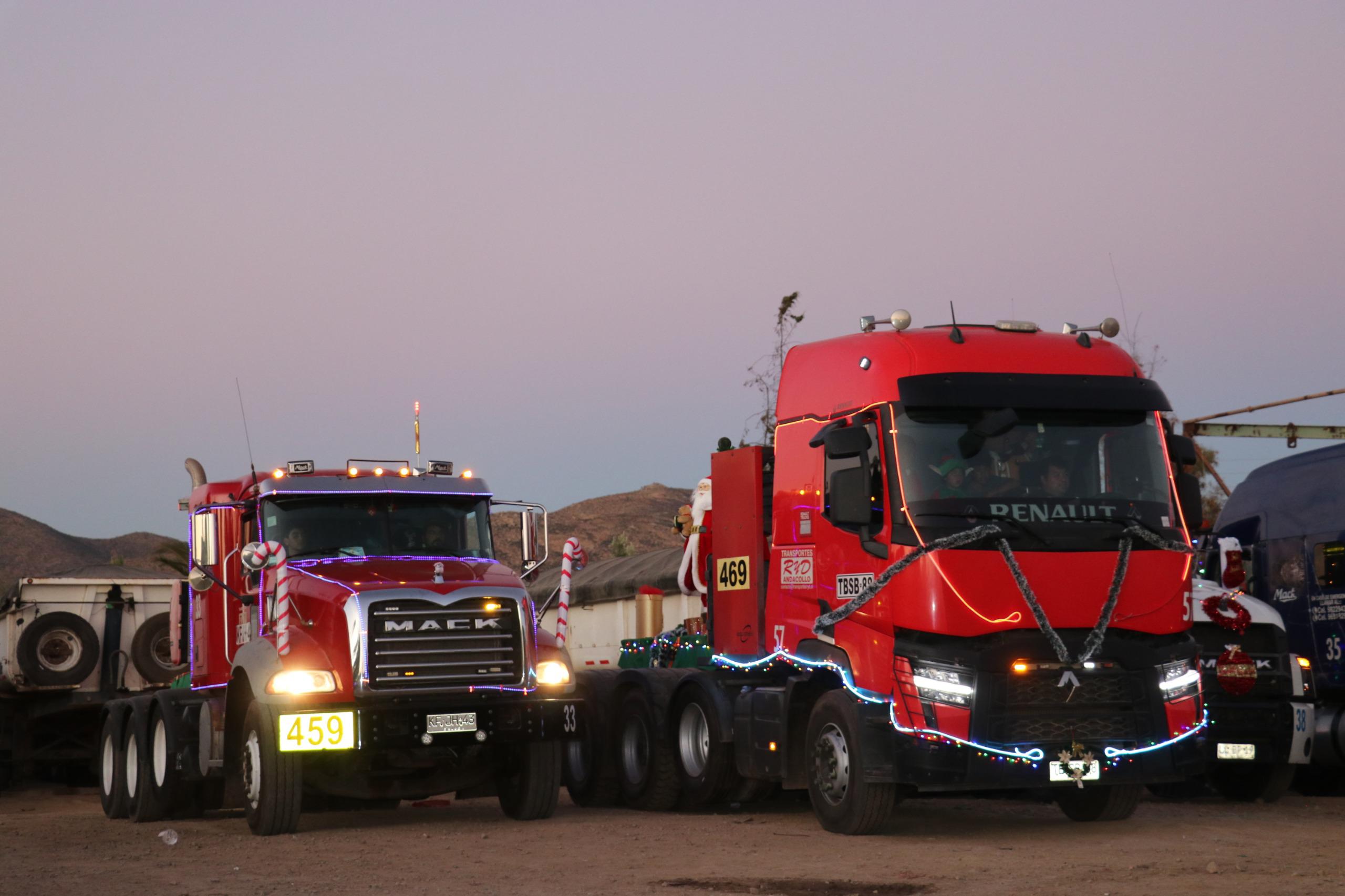 Empresa de Transportes Rojas y Donaire llenó de espíritu navideño las calles de Andacollo con caravana festiva