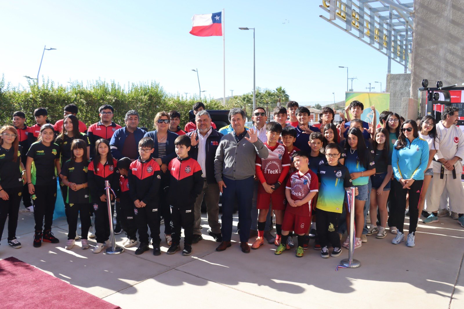 Nueva sala de acondicionamiento físico se inauguró en Andacollo con la entrega de implementos deportivos en el Estadio Wilfredo González Zeballos
