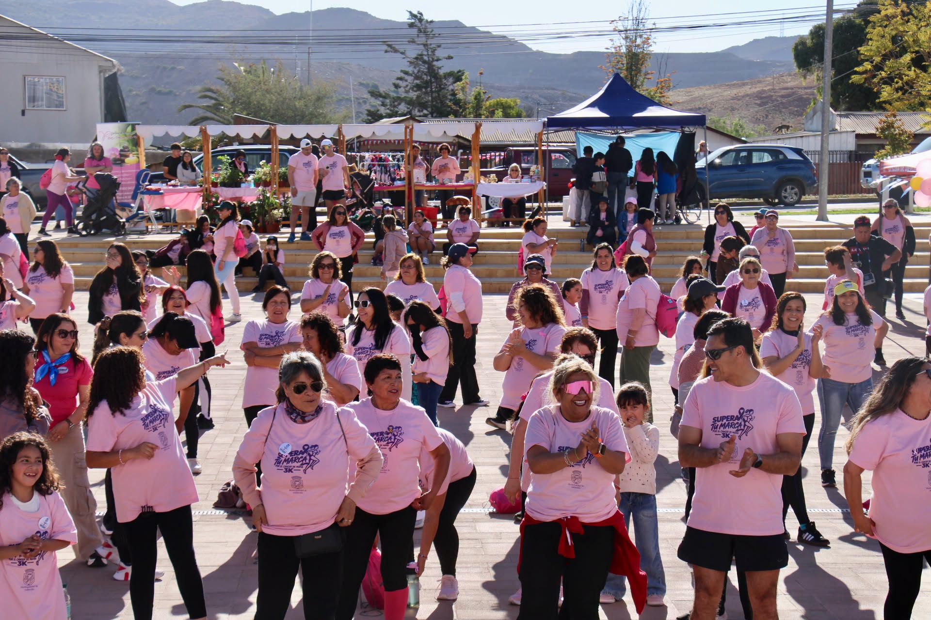 Más de 120 mujeres participaron en la corrida familiar 3K “Supera tu marca” por la prevención del cáncer de mama en Andacollo