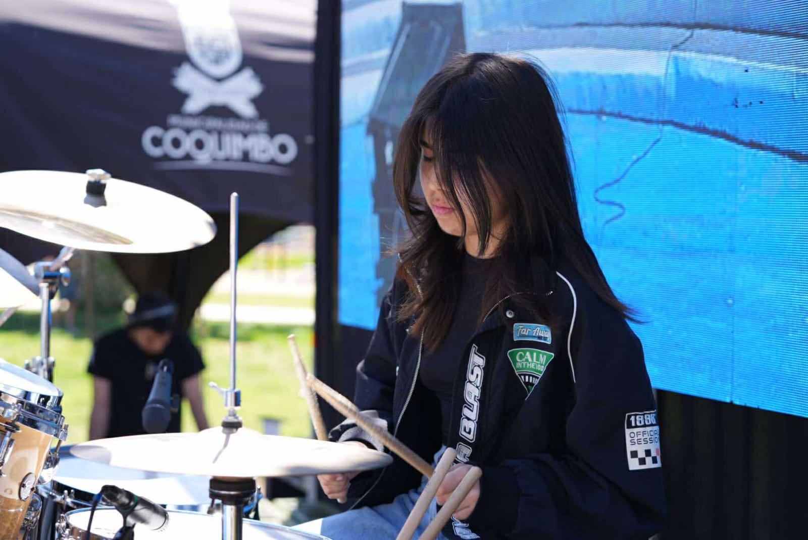 Mía Vargas: la joven andacollina que transforma su pasión por la batería en nuevos sueños musicales